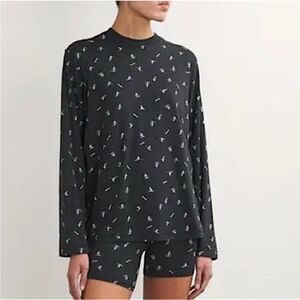 SKIMS Boyfriend Long Sleeve T-shirt in Washed Onyx Ski Print Size XL
